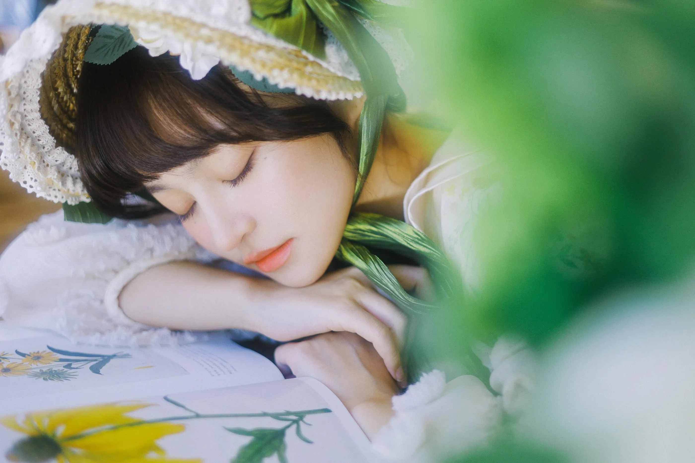 [YITUYU艺图语]2022.07.18 花房少女 双耳ZiCe [40P]插图2